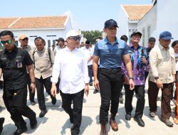 Menko AHY dan Wagub Dimyati Tinjau Hasil Penataan Kampung Nelayan di Mauk Tangerang
