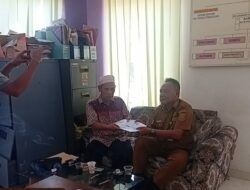 Terkait Pengelolaan Pulau Cangkir, Kasi Trantib dan Linmas Kecamatan Kronjo Terima Aduan Juru Kunci