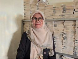 Kisah Pilu Guru Honorer, Ganjal Perut Lapar dengan Banyak Minum Teh Manis