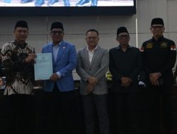 Sekda Deden Apriandhi Hadiri Paripurna Penyampaian Hasil Reses DPRD Banten