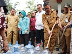 Atasi Kekeringan, Gubernur Andra Soni Distribusikan Air Bersih dan Siapkan Sumur Bersama