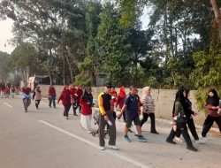Rayakan HUT RI ke-81, Warga Komplek RS Korem Cilaku Gelar Gerak Jalan