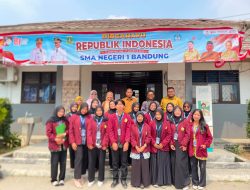 PLP Untirta Terjunkan 16 Mahasiswa di SMAN 1 Bandung