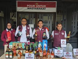 Tiga Pelaku Dibekuk, Polresta Bandung Ungkap Peredaran Miras Oplosan