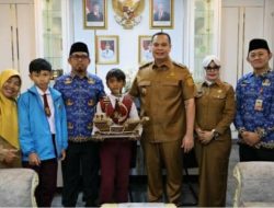 Manfaatkan Daun Hingga Kardus Bekas, Siswa Kota Serang Ciptakan Miniatur Bernilai Seni Tinggi