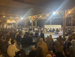 Warga Carita Gelar Do’a Bersama untuk Jurnalis dan Kru Kapal yang Hilang di Perairan GAK